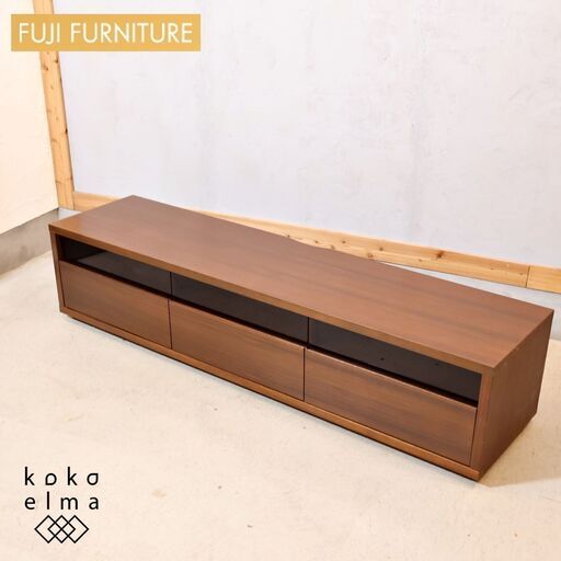 FUJI FURNITURE(冨士ファニチア)のPur(ピュール)テレビボードです。1枚の無垢板がつながるようデザインされたTVボード。ウォールナット材の木目の美しさが際立っています♪