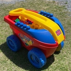 メガブロックとけん引車