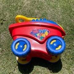 メガブロックとけん引車の画像