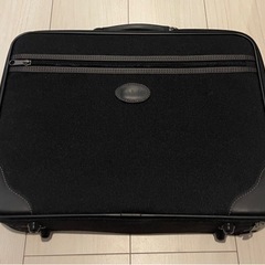 スーツケース
