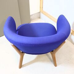 MARUNI COLLECTION(マルニコレクション)の深澤直人デザイン Roundish(ラウンディシュ) シングルソファ/ウォールナット材です。包み込まれる心地良さが魅力の１人掛けソファ♪の画像