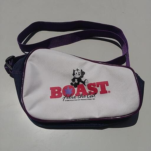 BOASTUSAショルダーバッグ