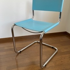 引渡し完了しました　スカイブルーのレザーチェアー