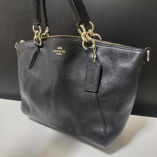 美品COACHコーチ／黒革ショルダーバック