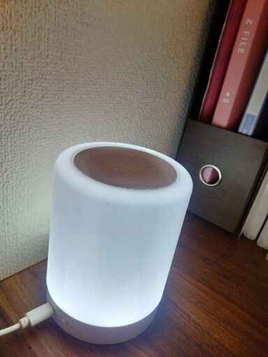卓上ライト＋音楽スピーカー 白 美品
