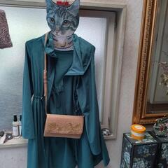 2点で定価¥51700★新品★ケイミ― kayme★ゴールドビジュー 26ポケットバッグ★定価¥35200★ショルダー、ポシェット★アートブック¥16500の画像