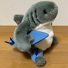 サメのぬいぐるみ