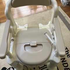 介護用品　ポータブルトイレ