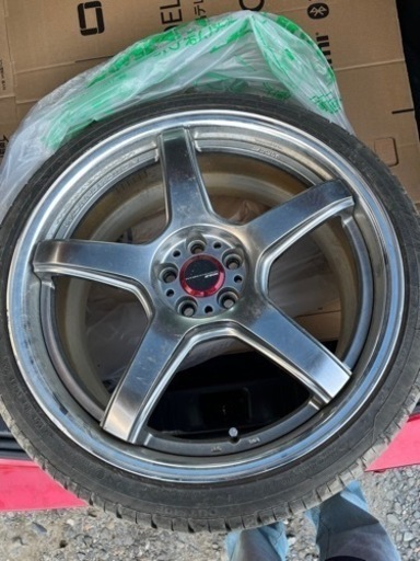 車のパーツ タイヤ、ホイール