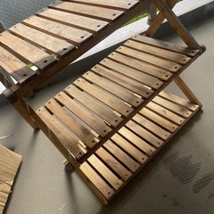 キャンプ　木製ラックの画像