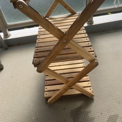 キャンプ　木製ラックの画像