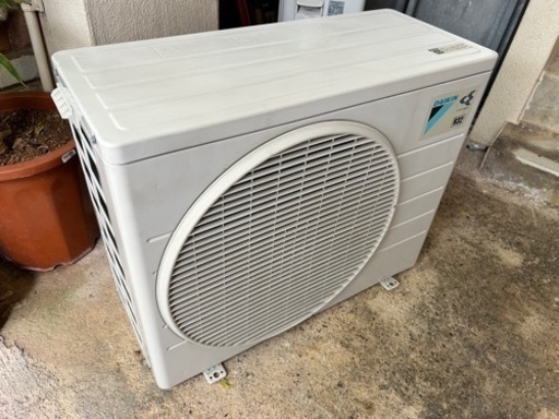 DAIKINルームエアコン2.2k  標準の設置まで込みです