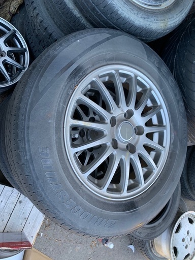 215/65R15 4本　夏タイヤ　PCD114.3