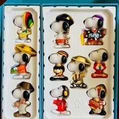 スヌーピー　ワールドツアー　フィギュア全28種　コレクションBOX付　マクドナルド限定の画像