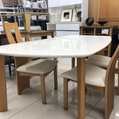 値下げしました！変形ダイニングテーブルセット（イス３脚）の画像