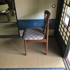 ダイニングチェアー　椅子　４つの画像