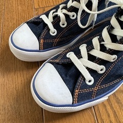 VANS レディースハイカットスニーカー 23.5cmの画像
