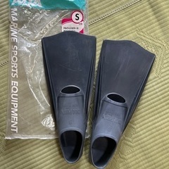 新品・未使用✨シュノーケルフィン