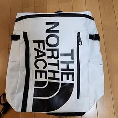 ノースフェイス　白リュック