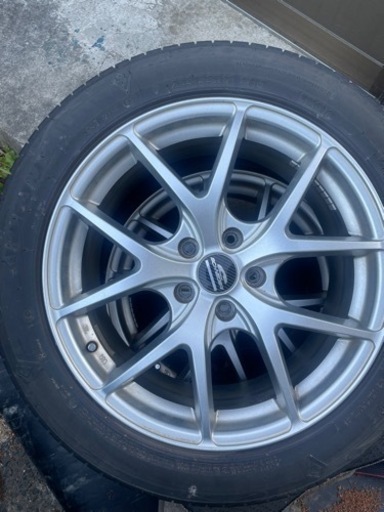 車のパーツ タイヤ、ホイール