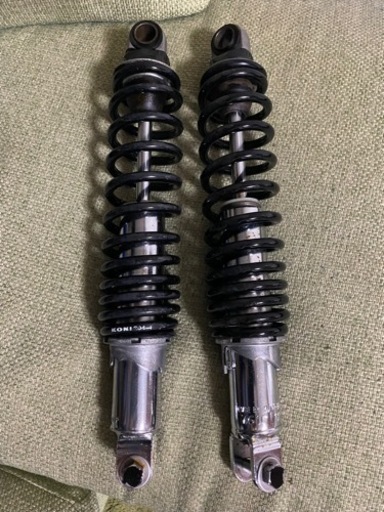 コニーダイアル付きリアショック美品ヨンフォア、750フォア