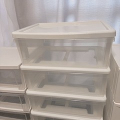 ニトリ収納ケース3点セット　衣装ケースと突っ張り棒の画像