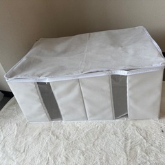 ニトリ収納ケース3点セット　衣装ケースと突っ張り棒の画像