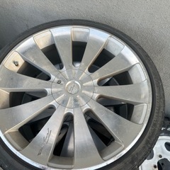 車のパーツ タイヤ、ホイール