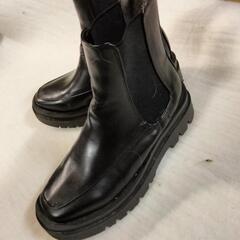 本日19日限り　サイドゴアブーツ　23.5cmの画像