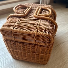 バスケット 籐バックの画像