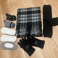 新品・美品 マフラー レッグウォーマー 靴下 手袋