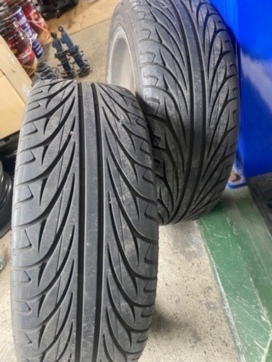 車のパーツ タイヤ、ホイール