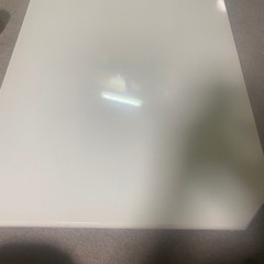 折りたたみテーブルの画像