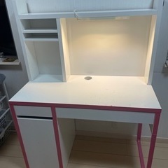 IKEA 学習机の画像