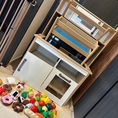 【受付終了】IKEA キッチン おままごと お野菜セット ➕絵本棚