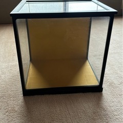 人形ケース　ガラス　中古　幅37.2 　奥行27.8　高さ37....