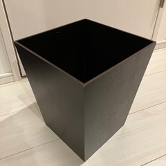 四角ゴミ箱の画像