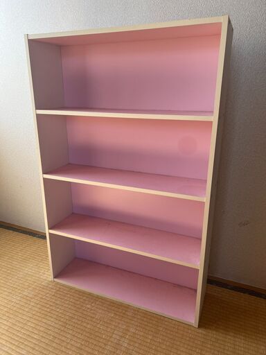 ピンク色のキャビネット x 2 販売します。