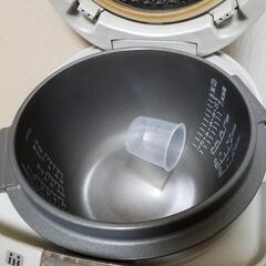 【受け渡し者決定済】家電 キッチン家電 炊飯器　（日立１０号炊き、厚釜）の画像