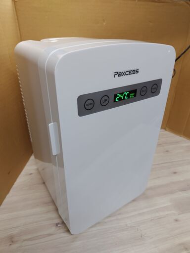 Paxcess コンパクトポータブル ミニ冷蔵庫　クーラーボックス 10L　小型冷蔵庫　卓上冷蔵庫　1 ドア　保冷庫　携帯　 家庭車載両用ミニ冷蔵庫　エコタイプ/LCD温度表示　静音・省エネ保冷温庫