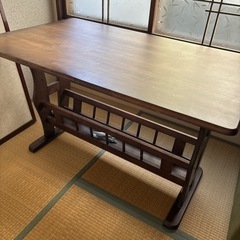 テーブル