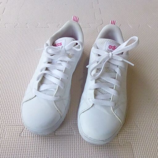 adidas　スニーカー　白×ピンク　22　美品