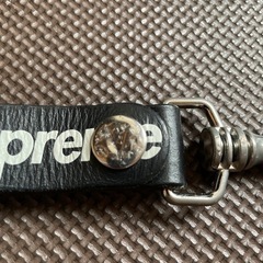 Supreme キーホルダーの画像
