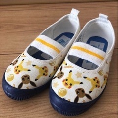 ピカチュウ　子供用シューズ