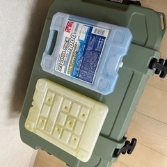 IGLOOクーラーボックス+保冷剤2個　の画像