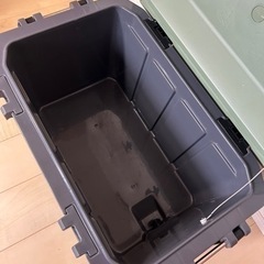 IGLOOクーラーボックス+保冷剤2個　の画像