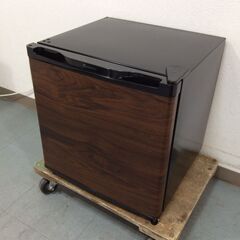 （9/12受渡済）JT8805【ウィンコド 1ドア冷蔵庫】美品 2019年製 TH-32LF1-WD 家電 キッチン 冷蔵 付け替えドア 32L