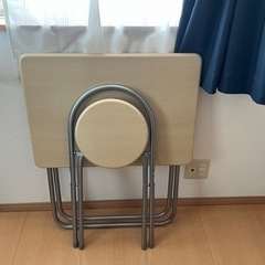 机 イス 折りたたみの画像