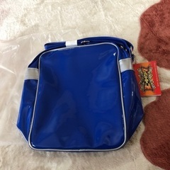 新品未使用男の子エナメルバッグの画像