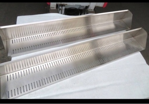 ステンレス吊り棚・壁付け収納 ★厨房機器・業務用☆中古品